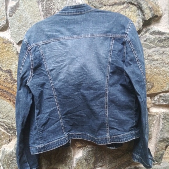 Jean jacket - Picture 2 of 3